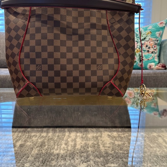 NEW LOUIS VUITTON CAISSA HOBO Cherry Interior & Trim. - Picture 5 of 11